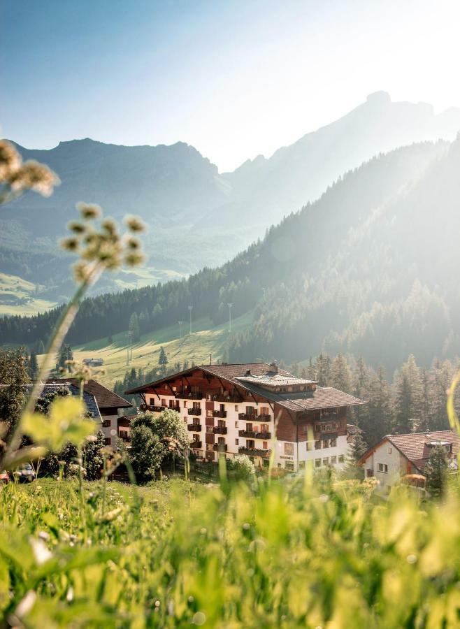 Hotel Dolomiti Stern Exterior foto