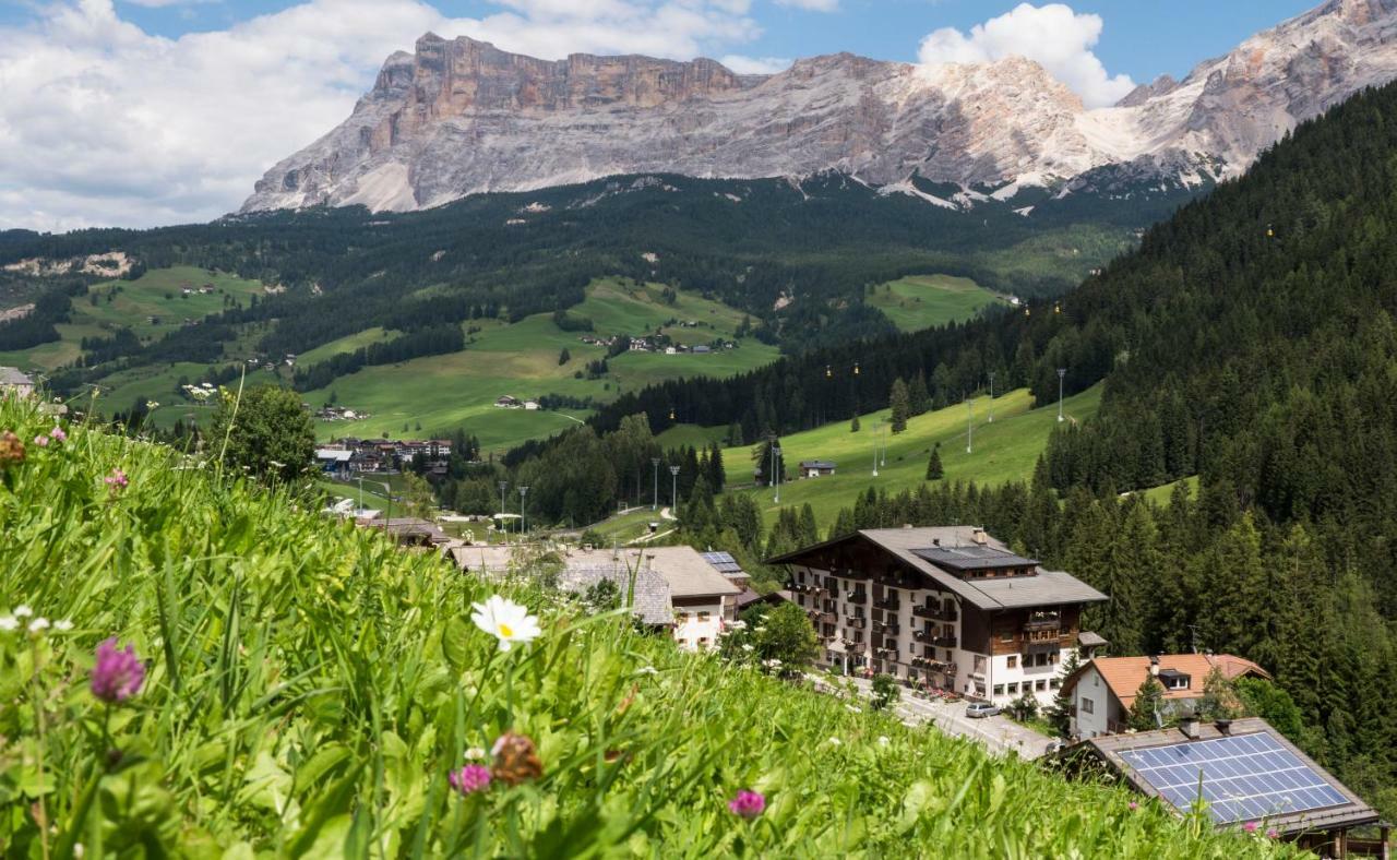 Hotel Dolomiti Stern Exterior foto