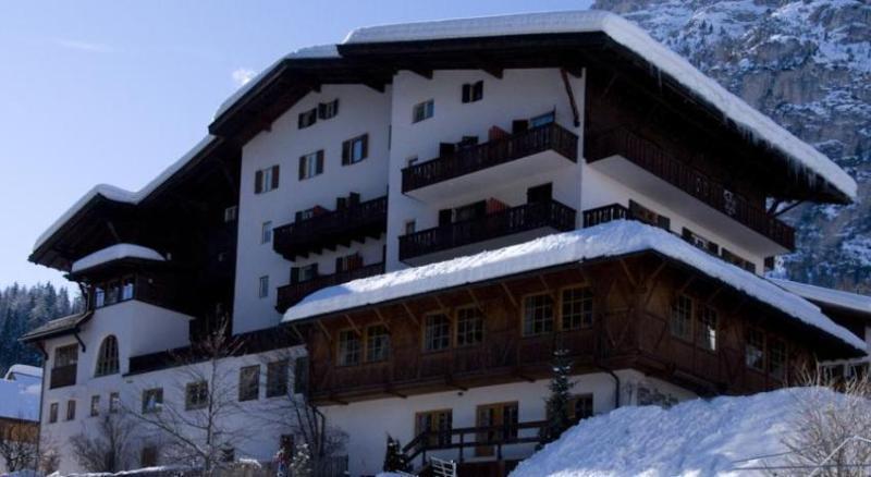 Hotel Dolomiti Stern Exterior foto